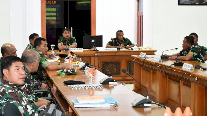 Aspers Wakili Danlantamal VI Makassar Ikuti Taklimat Akhir Audit Kinerja Itjen TNI Tahun 2022