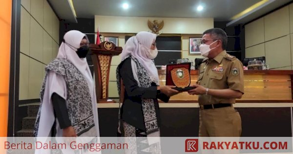 Garda Terdepan Keselamatan Ibu dan Anak, Taufan Pawe Harap Bidan Terus Asah Ilmu