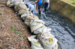 Antisipasi Banjir di Musim Hujan, DPU Makassar Turunkan Satgas Keruk Drainase