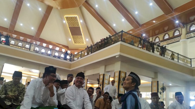 Ustaz Nur Maulana Kagum Keindahan Masjid Syekh Abdul Gani Bantaeng