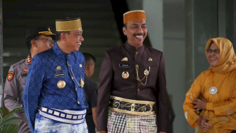 Bupati Wajo, Amran Mahmud (kiri), bersama Wakil Bupati Wajo, Amran, dan Sekretaris Daerah Wajo, Armayani.