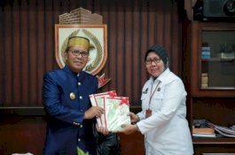 BPN Serahkan Sembilan Sertifikat Tanah ke Pemerintah Kota Makassar
