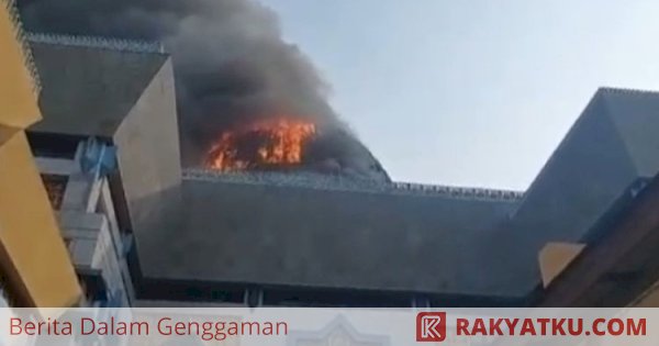 Kubah Masjid Jakarta Islamic Centre Terbakar