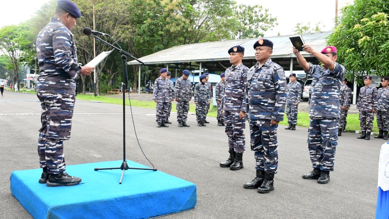 Komandan Kapal Perang KAL Birang II.6-61 Satrol Lantamal VI Makassar Berganti