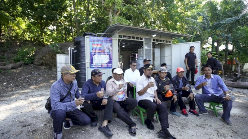 Momen Gubernur Andi Sudirman Tinjau Teknologi Arsinum di Pulau Persatuan Sinjai