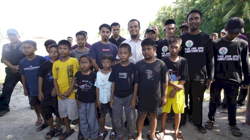 Senyum Bahagia Warga Pulau Persatuan di Sinjai Saat Kunjungan Gubernur Andi Sudirman