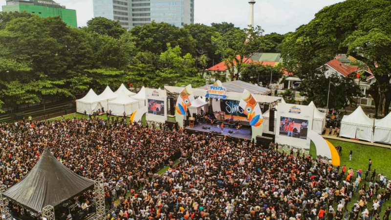 Para pengunjung memadati gelaran Pesta Rakyat Simpedes (PRH) 2022 yang berlangsung di Lapangan Hasanuddin.