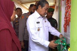 Bupati Sidrap Hadiri Penyerahan Bantuan Bedah Rumah dari Baznas