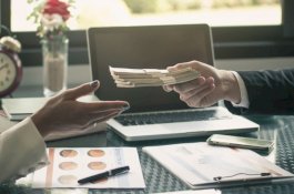 Sepuluh Tips Memilih Aplikasi Gajian yang Tepat untuk Bisnis