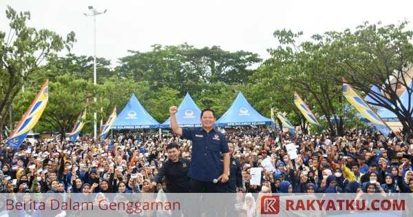 RMS Bagi Hadiah Mobil dan Motor ke Kader Saat Lantik Pengurus NasDem Maros