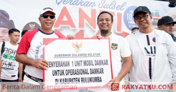 Gubernur Serahkan 1 Unit Mobil Damkar untuk Bulukumba