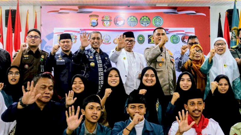 Deklarasi Sekolah Bersinar (Bersih Narkoba) di Kampus Institut Agama Islam (IAI) As'adiyah Sengkang, Kamis (3/11/2022).