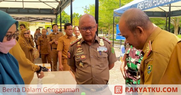 Antisipasi Inflasi, Dinas Koperasi Barru Gelar Pasar Murah di Alun-alun