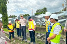 Biang Kerok Kemacetan, Dirlantas Polda Sulsel Pantau Perbaikan Jembatan Pute Maros