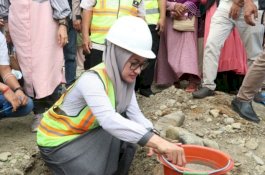 Bupati Luwu Utara Letakan Batu Pertama Pembangunan Pasar Rakyat Tarue Sabbang Selatan