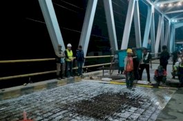 Tinjau Perbaikan Jembatan Sungai Masamba, Wabup Lutra Harap Secepatnya Bisa Dilalui Kembali