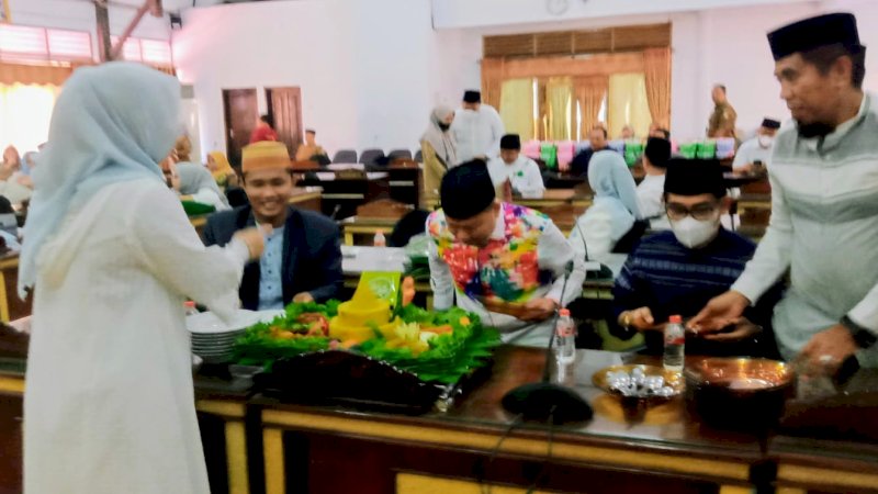 Persatuan Istri Anggota DPRD Wajo Gelar Peringatan Maulid Nabi Muhammad SAW