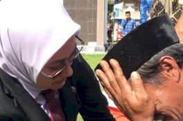 Hari Pahlawan Nasional, Bupati Luwu Utara Serahkan Santunan Korban Bencana Sosial