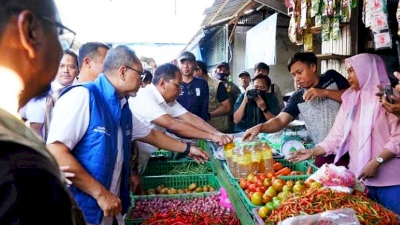 Menteri Perdagangan Pantau Harga Bahan Pokok di Pasar Pa'baeng Baeng Makassar