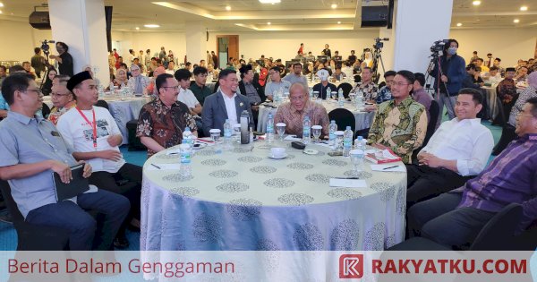 Bedah Buku ALDERA Oleh YARI dan IKA Unhas Makassar Dihadiri Sejumlah Kepala Daerah