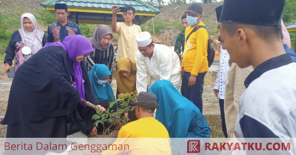 Ketua TP PKK Parepare Launching Kampung Buah di Bacukiki