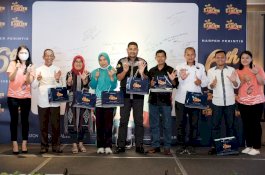 Rayakan HUT ke-6 Hotel Harper Perintis Beri Penghargaan Pada Puluhan Tenaga Pendidik di Makassar