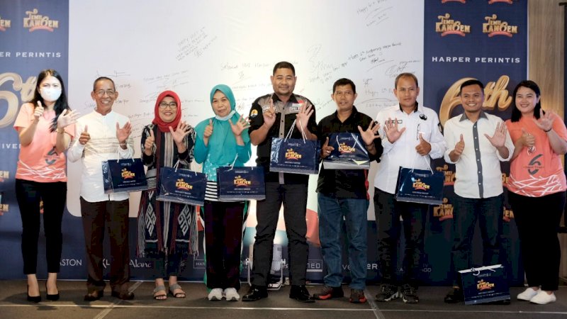 Pemberian penghargaan kepada para pendidik di kota Makassar