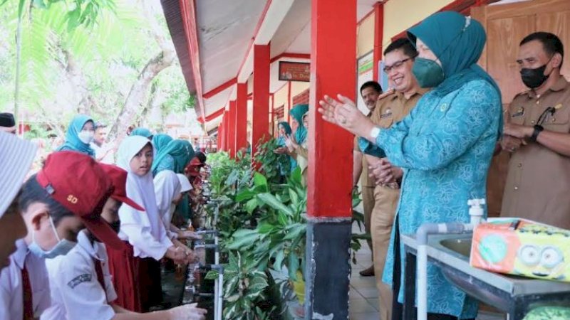 Kampanye Cuci Tangan Pakai Sabun (CTPS) di Unit Pelaksana Teknis (UPT) SD Negeri 1 Barru, Kecamatan Barru, Senin (14/11/2022).