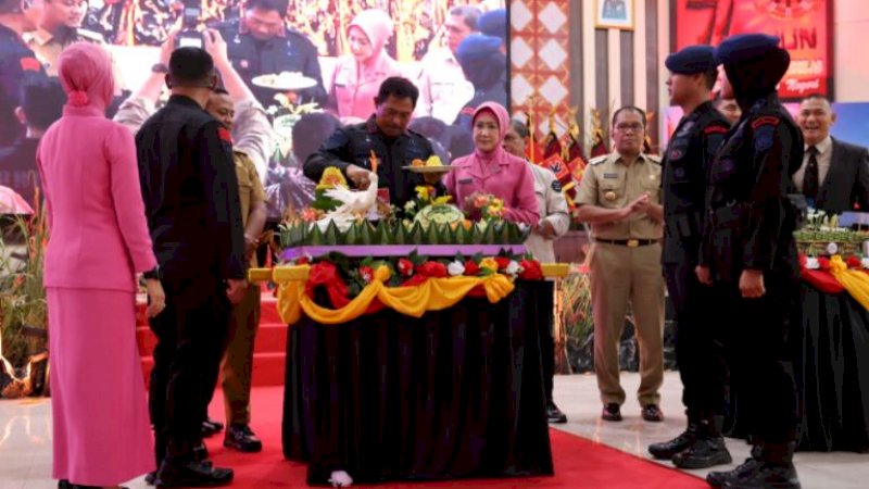 Perayaan hari ulang tahun (HUT) ke-77 korps Brimob Polri di Aula Mappaoddang Polda Sulsel, Jalan Perintis Kemerdekaan, Makassar, Senin (14/11/2022). (Foto: Humas Pemkot Makassar)