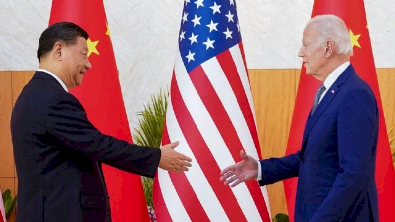 Presiden Joe Biden berharap AS-China menyelesaikan masalah dengan dialog tanpa harus memicu perang dingin baru hingga konflik. (Foto: REUTERS/KEVIN LAMARQUE)