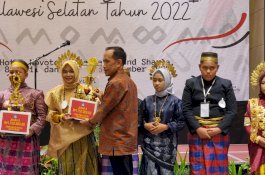 Utusan Parepare Borong Piala Lomba Berbahasa Daerah, Erna Rasyid Taufan Ucapkan Selamat