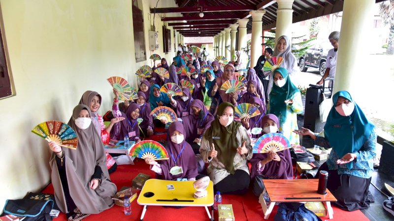 Dinas Pariwisata Sulsel dan PKK Gelar Program Membatik Goes to School 