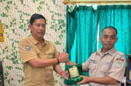 PT Mamuang Berikan Cincin Emas Kepada Karyawan Berprestasi 