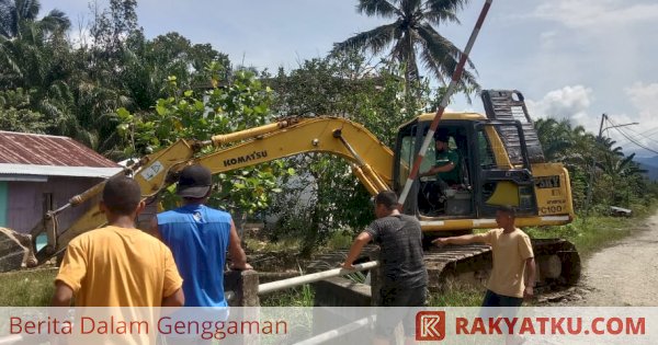 Program CSR PT Pasangkayu Kerahkan Alat Berat Perbaikan Infrastruktur Pemukiman Warga