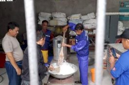 Dapur Umum Dinsos Parepare, Ratusan Paket Makanan Dikirim untuk Korban Banjir