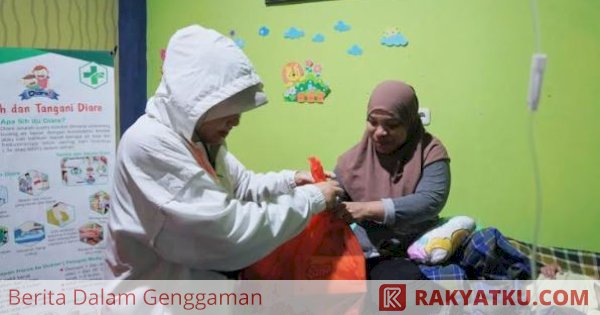 Pasien Puskesmas Bojo Dievakuasi dari Banjir, Ketua PKK Barru Bawa Selimut