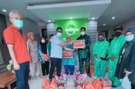 Jumat Berbagi, Kini Giliran Petugas Kebersihan yang di Sambangi Management GMTD