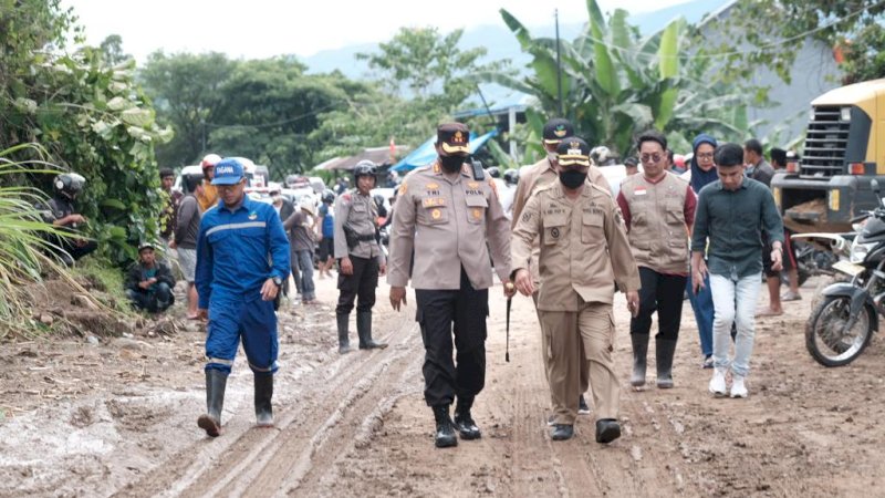 Mensos Pantau Titik Longsor di Parangloe Gowa