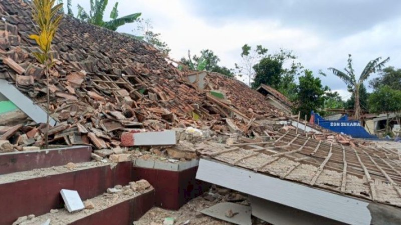 Bangunan SDN Cugenang rusak akibat gempa bumi di Kabupaten Cianjur, Jawa Barat, Senin (21/11/2022). (Foto: BPBD Cianjur)