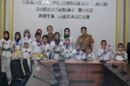 Atlet Taekwondo DPRD Makassar Dulang Medali di One Student One Sport