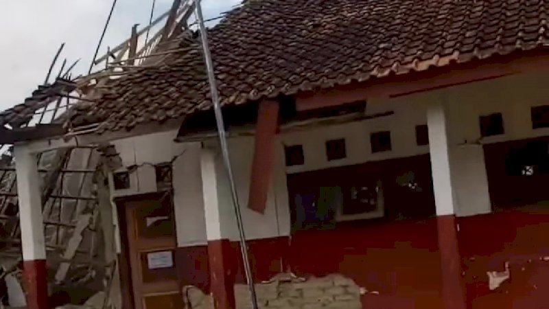 Reruntuhan bangunan akibat gempabumi yang terjadi di Kabupaten Cianjur, Jawa Barat. (Foto: BNPB)