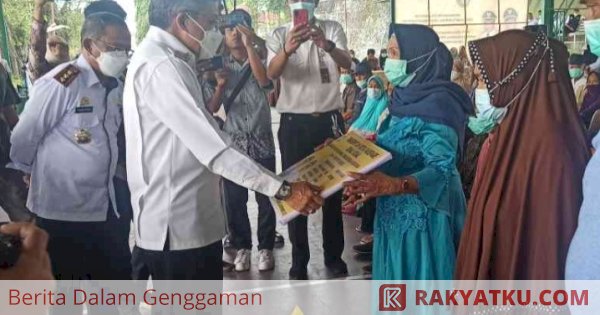 Wali Kota Parepare Serahkan Bantuan Sosial ke PPKS