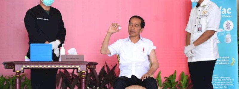 Presiden Jokowi Vaksinasi Booster Pakai IndoVac, Menkes Budi: Sangat Ampuh