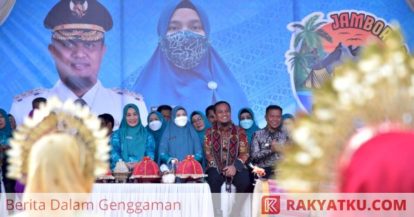 Gubernur Andi Sudirman Bagikan Bibit Jeruk Keprok di Selayar