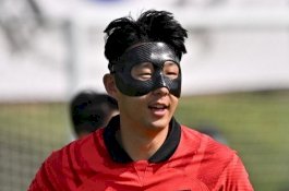 Ternyata Ini Penyebab Bintang Korea Selatan Bertopeng Melawan Uruguay