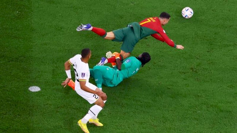 Cristiano Ronaldo gagal memanfaatkan peluang saat melawan Ghana. (REUTERS/FABRIZIO BENSCH)