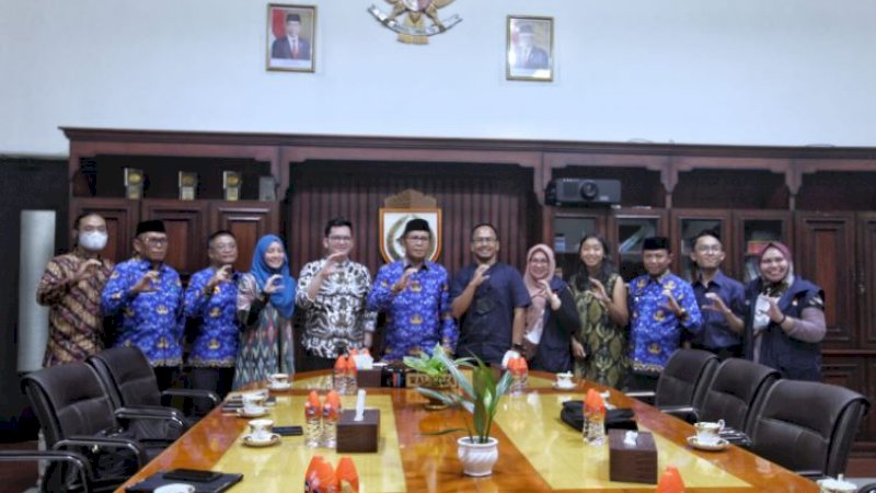 Pertemuan Wali Kota Makassar, Mohammad Ramdhan Pomanto (Danny), dengan jajaran Yayasan Anak Bangsa Bisa (GoTo Foundation) di Balai Kota Makassar, Selasa (29/11/2022).