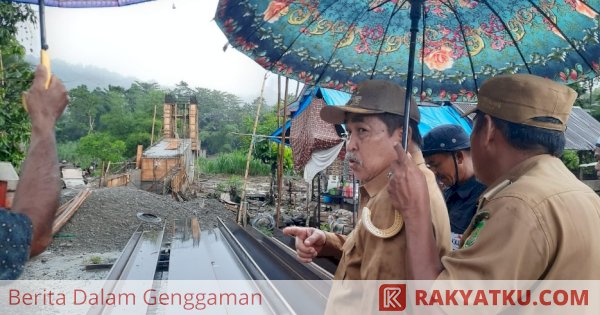 Dijadwalkan Rampung Akhir 2022, Bupati Sidrap Tinjau Jembatan Gantung Belawae