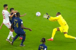 Babak Pertama Grup D Piala Dunia 2022 Berakhir Imbang, Satu Gol Tak Disahkan Wasit