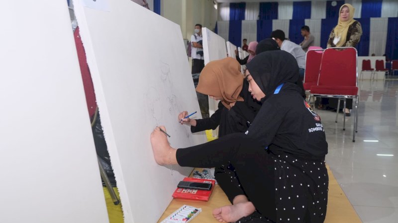 Puluhan Kaum Difabel Ikuti Lomba Mural yang Digelar Polda Sulsel 